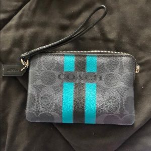 Coach leather wrist with C print